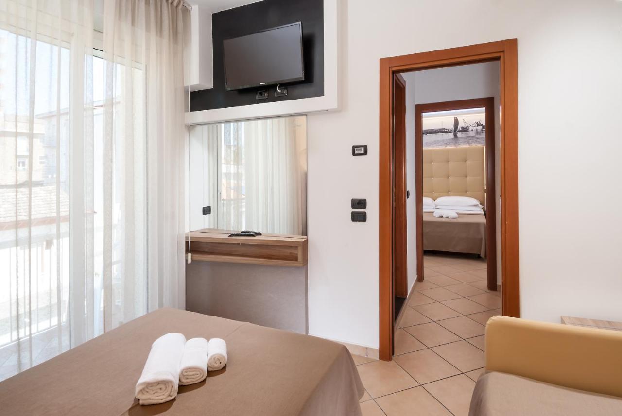 Hotel Lido Cattolica Exterior photo